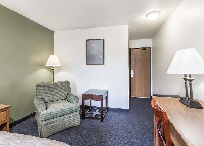Super 8 By Wyndham Hampton